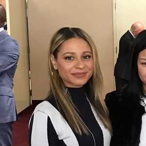 Meet your Posher, Cassandra